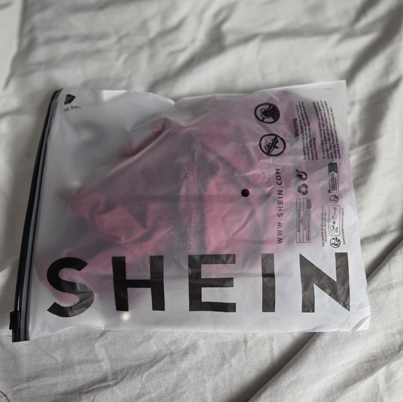 Red Ruched Top, S - Picture 4 of 4